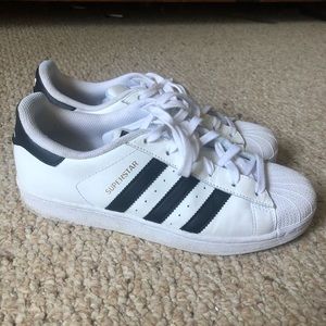 Adidas superstars size 8